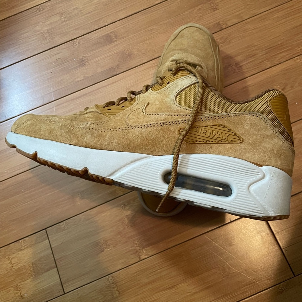 Air Max 90 (Khaki Suede)
